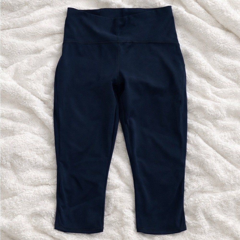 Lululemon deep Blue Leggings cropped size 8